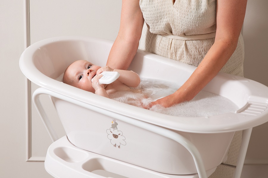 Bebe-Jou Vanička Bébé-Jou Click Tiny Sheep" "Barva:krémové|Délka:86|Druh:vaničky|Protiskluzová úprava:ano|Šířka:44|Určen pro:do 4 let|Výška:32|Vzor:Tiny Sheep|