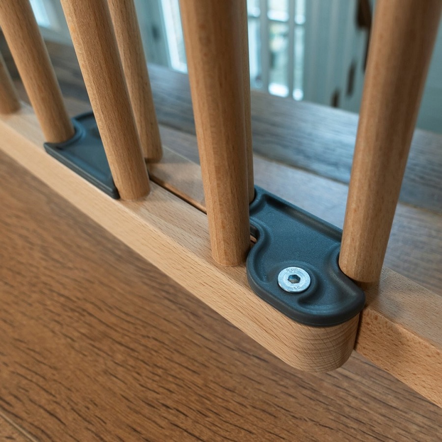 Baby Dan Vysoká schodišťová zábrana BabyDan Mona, dřevěná, 65-110 cm" "Barva:béžové|Druh zábrany:zábrana na schody|Materiál:dřevěné|Výrobce:BabyDan|