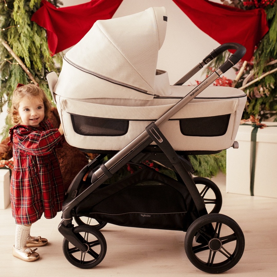 Inglesina Kočárek Inglesina Aptica Darwin Recline 4v1 2025 Opal Ivory" "Barva:bílé|Materiál:melange|Počet kol:čtyřkolové|Požadované vlastnosti:odpružení, Zatáčecí kola, Lze připevnit autosedačku|Typ:kombinované|