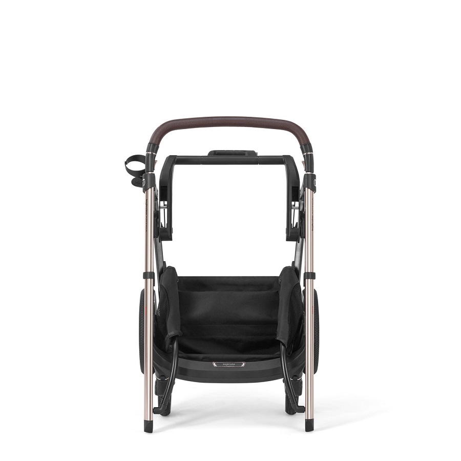 Inglesina Inglesina lesklý podvozek APTICA Glam Paladio/Black" "Barva:černé|Počet kol:čtyřkolové|Požadované vlastnosti:odpružení, Zatáčecí kola, Lze připevnit autosedačku|