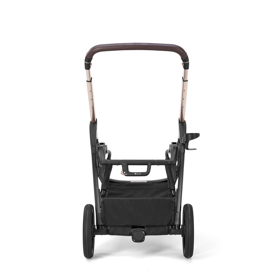 Inglesina Inglesina lesklý podvozek APTICA Glam Paladio/Black" "Barva:černé|Počet kol:čtyřkolové|Požadované vlastnosti:odpružení, Zatáčecí kola, Lze připevnit autosedačku|