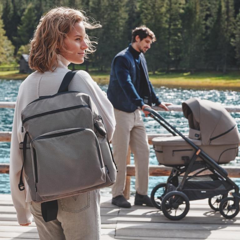 Inglesina Přebalovací batoh Aptica XT Adventure Bag Tundra Beige" "Barva:béžové|Druh:batohy|Požadované vlastnosti:Lze připevnit ke kočárku|