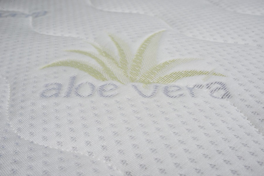Rialto Baby Matrace Junior vrstvená studená pěna Aloe 80x180cm" "Požadované vlastnosti:Matrace do postýlky|Rozměr:180 x 80 cm|Tvrdost matrace:tuhost 3 – středně tvrdé|Typ potahu:Antialergic|Výška:11 cm|