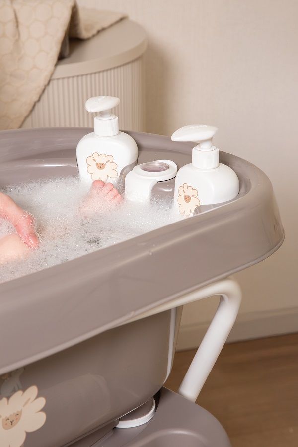 Bebe-Jou Termovanička Bébé-jou Click Farm Friends" "Barva:hnědé|Délka:86|Druh:vaničky|Protiskluzová úprava:ano|Šířka:44|Určen pro:do 4 let|Výška:32|Vzor:Farm Friends|