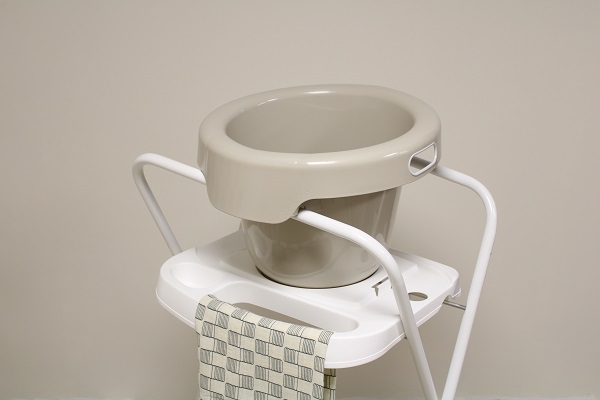 Bebe-Jou Kovový stojan Click na vaničku Bébé-Jou 103 cm Chalk Brown/Farm Friends" "Barva:hnědé|Druh:stojany pod vaničku|Kategorie:Vaničky a kyblíky|Výrobce:Bébé-jou|Výška:103|Vzor:Chalk Brown|