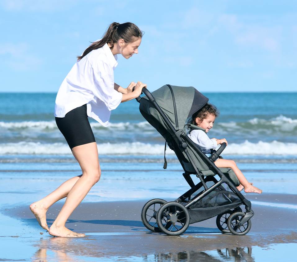 Inglesina Inglesina Sportovní kočárek Maior 2025 Tundra Beige" "Barva:béžové|Požadované vlastnosti:S odpružením|Průměr předních kol:17,5|Průměr zadních kol:25,0|Typ:Sportovní|