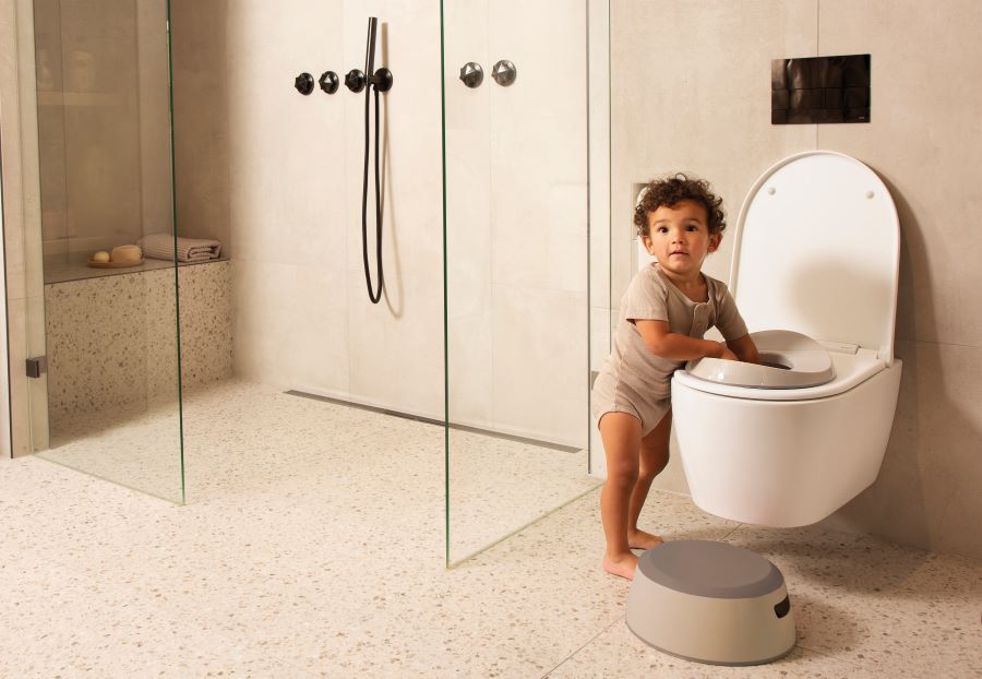 LUMA Stupátko LUMA Almond" "Barva:hnědé|Druh:stupátko|Kategorie:Stoličky|Materiál:plastové|Výrobce:Luma|Značka:LUMA|