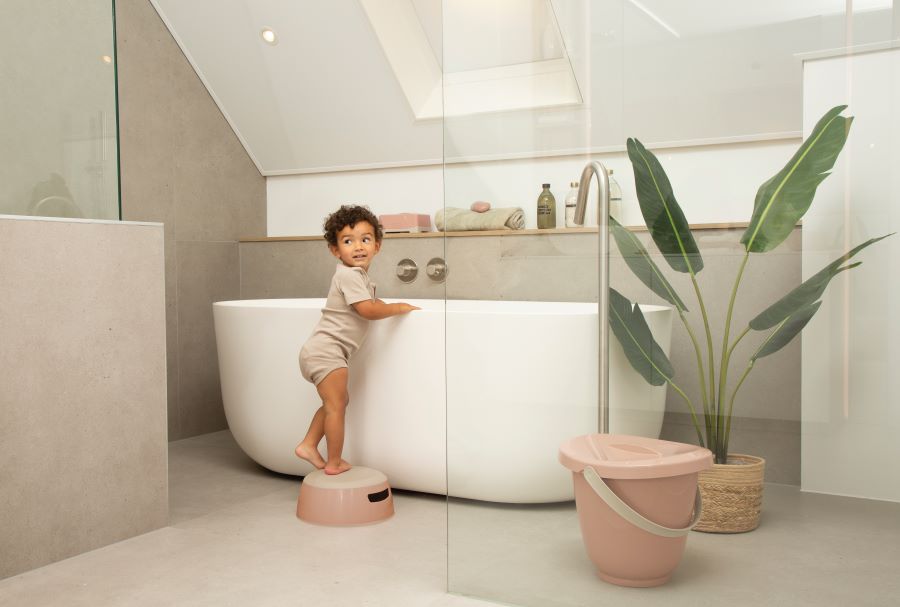 LUMA Stupátko LUMA Blush Pink" "Barva:růžové|Druh:stupátko|Kategorie:Stoličky|Materiál:plast|Výrobce:Luma|Značka:LUMA|