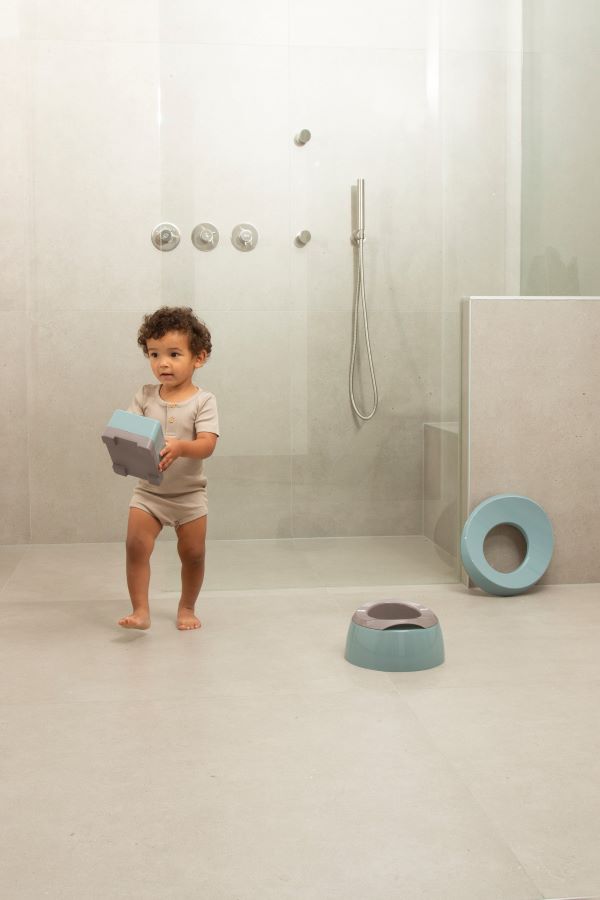 LUMA Stupátko LUMA Ice Blue" "Barva:modré|Druh:stupátko|Kategorie:Stoličky|Materiál:plastové|Série:Ice Blue|Výrobce:Luma|Značka:LUMA|