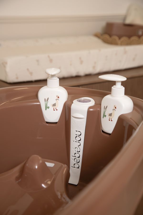 Bebe-Jou Sada 2 dávkovačů pro termovaničku Bébé-Jou Dear Goose" "Barva:hnědé|Materiál:plastové|Objem:200 ml|Volně stojící:ano|Výrobce:Bébé-jou|Vzor:Dear Goose|