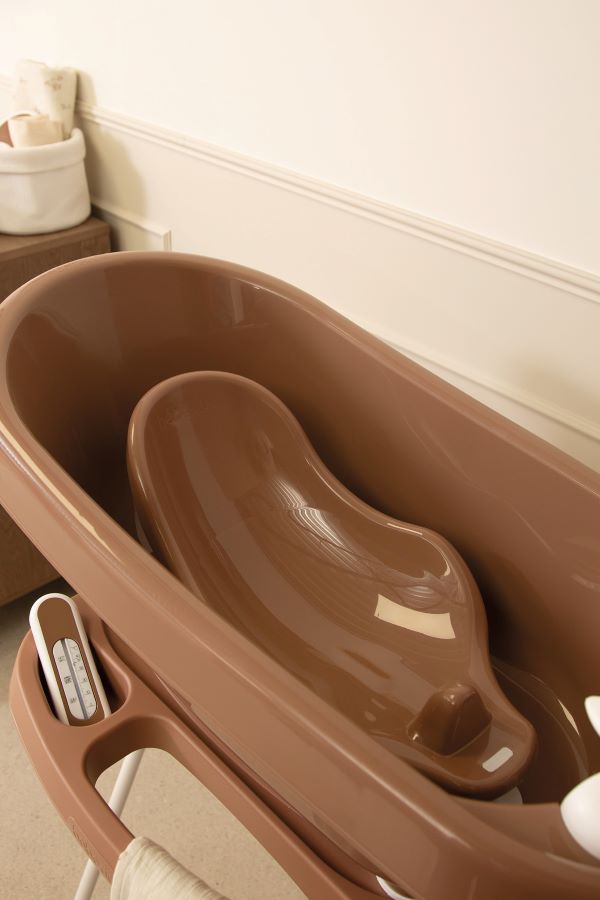 Bebe-Jou Lehátko do vaničky Bébé-Jou Mocha Mousse" "Barva:hnědé|Typ:koupací lehátko|Vzor:Mocha Mousse|Značka:Bébé-jou|