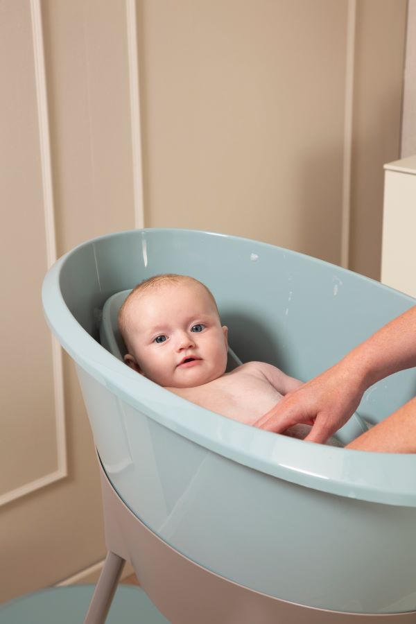 LUMA Koupací sada Luma - vanička Ice Blue se stojanem" "Barva:modré|Délka:78|Druh:vaničky|Šířka:39|Výrobce:Luma|Výška:26|Značka:LUMA|