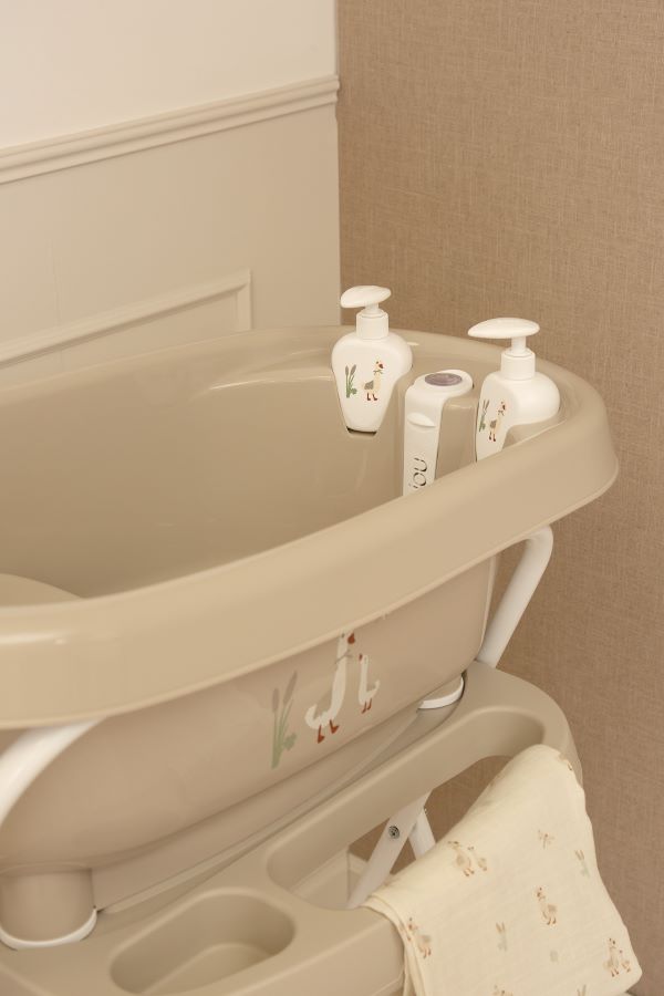 Bebe-Jou Sada 2 dávkovačů pro termovaničku Bébé-Jou Soft Spring" "Barva:zelené|Materiál:plastové|Objem:200 ml|Volně stojící:ano|Výrobce:Bébé-jou|Vzor:Soft Spring|