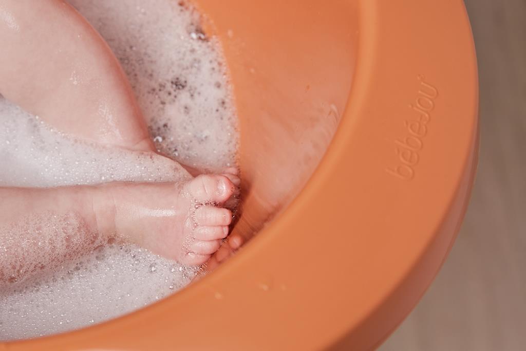 Bebe-Jou Digitální koupací sada Bébé-jou Sense Plus Copper 7 dílná s osuškou" "Barva:cihlově červené|Druh:koupací sada|Výrobce:Bébé-jou|Vzor:Cooper|