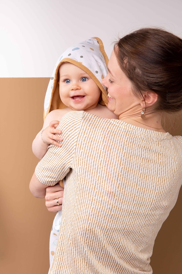 LUMA Koupací sada LUMA Honey Mustard s osuškou" "Barva:černé|Druh:koupací sada|Kategorie:Vaničky a kyblíky|Výrobce:Luma|Vzor:Honey Mustard|