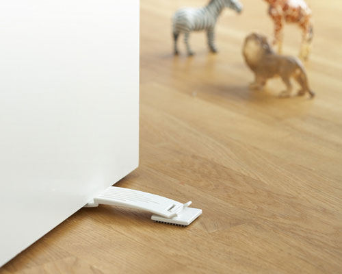 Baby Dan Obousměrná brzda dveří 1ks" "Barva:bílé|Druh zábrany:bezpečnostní prvky|Materiál:plast|Určení zábrany:bytové|