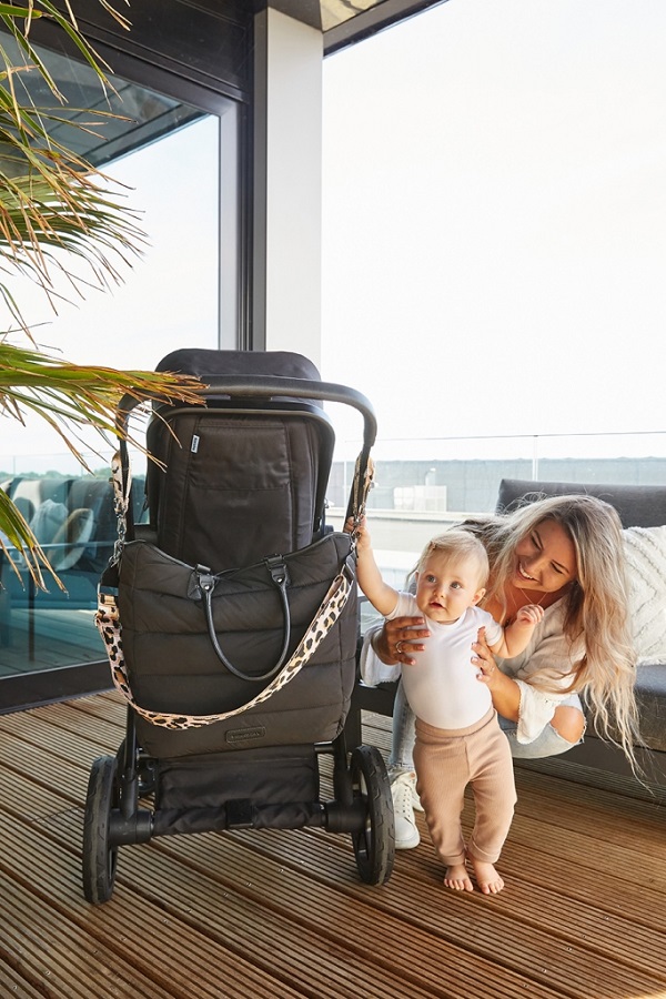 Koelstra Koelstra Sportovní kočárek Binque Daily 2023 Denim Black Leather Look" "Barva:modré|Typ kol:nafukovací|Zatáčecí kola:ano|