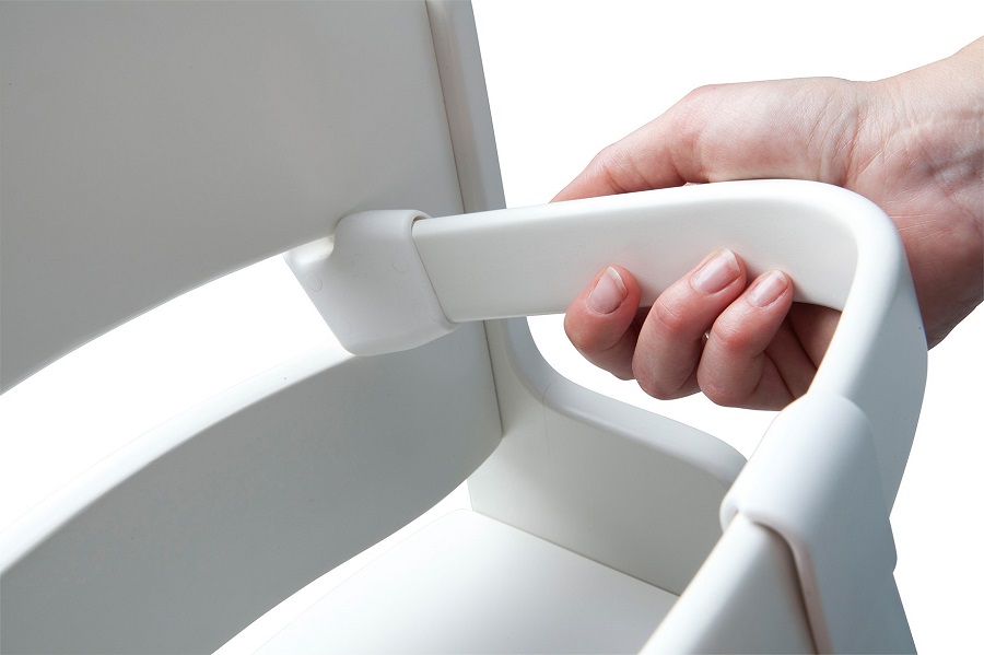 Baby Dan Dřevěná rostoucí jídelní židlička BabyDan DanChair Black" "Barva:černé|Druh produktu:židličky|Materiál:dřevěné|Požadované vlastnosti:Nastavitelná výška|