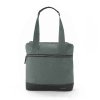 AX70P0NPG Přebalovací batoh Aptica, je praktický, moderní a má styl. V zelenošedé barvě. Jednoduchý, čistý tvar, jako taška, batoh s upevněním na kočárek, využijete naplno každý den. Obsahuje přebalovací podložku. šedozelená