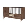 Dětská postýlka Nest Walnut 140x70 ořech masiv s vestavěnou zábranou, přestavitelná na postel Junior