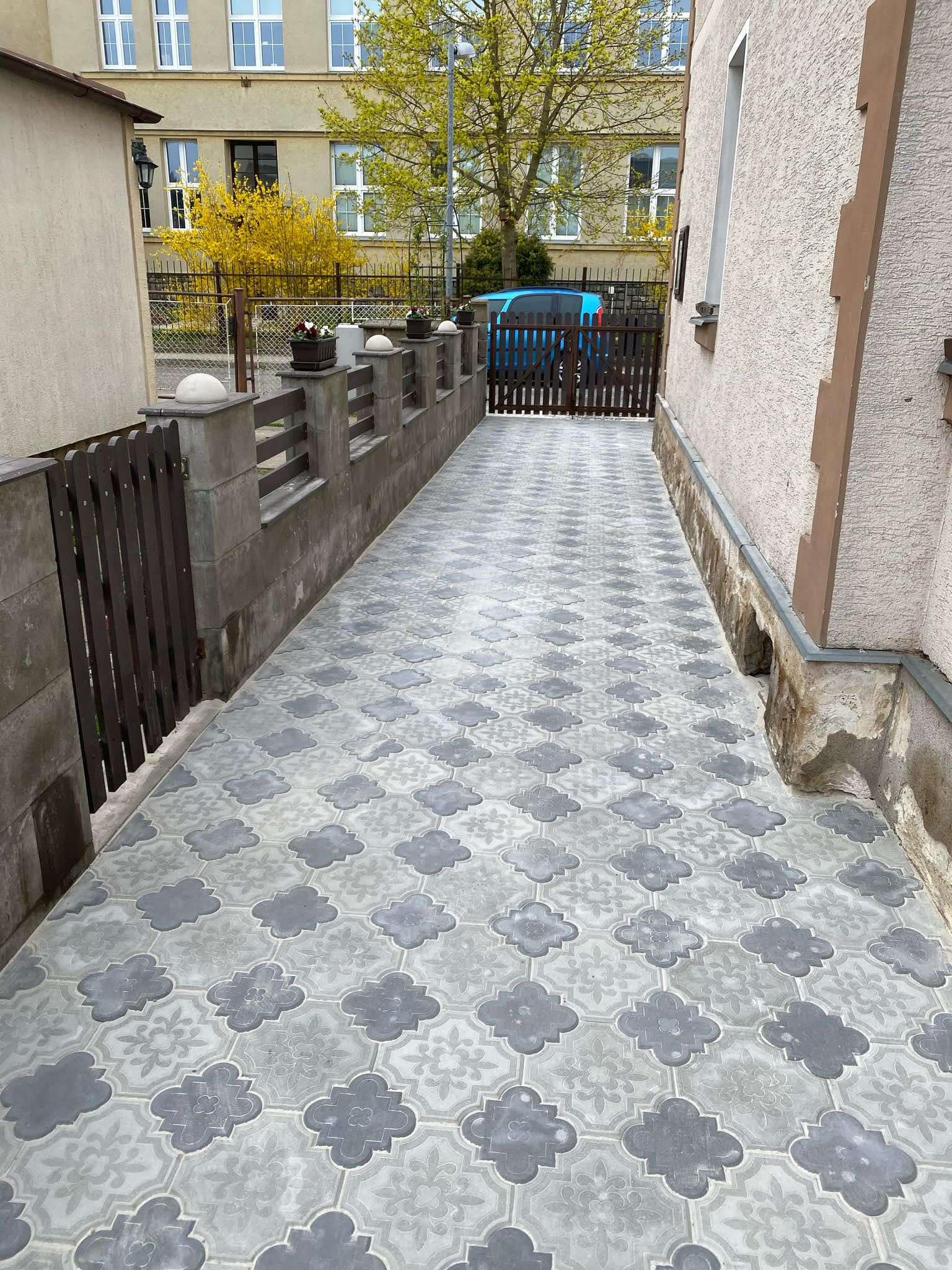 Betonová dlažba - Mozaika velká přírodní a malá tm. šedá