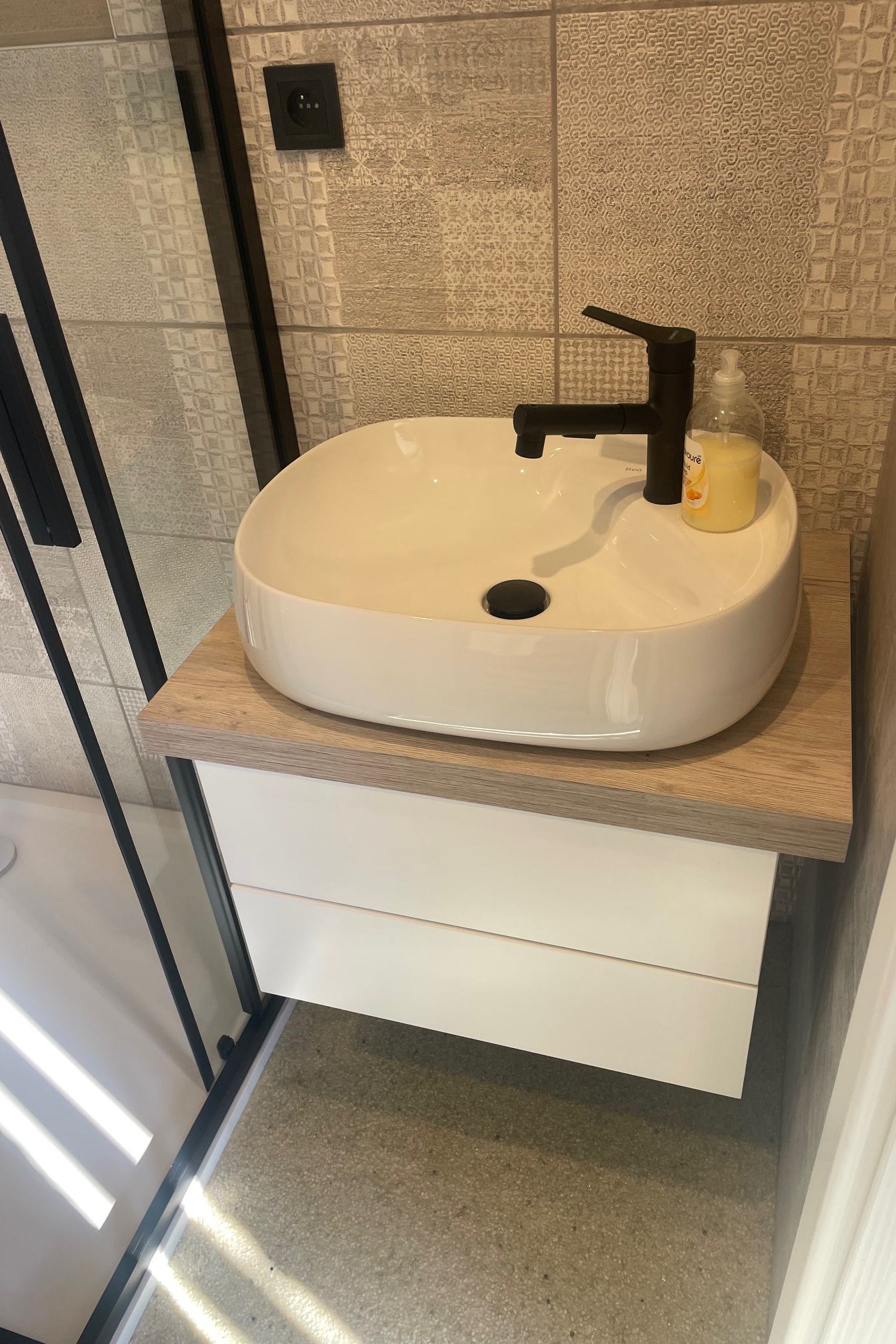 Kamenný koberec Bianco Carrara