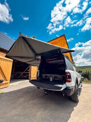 Další Bushwakka je na svém místě🤟 270 Extreme Darkness Grey 👌🏻 #bushwakka #awning #270extremw