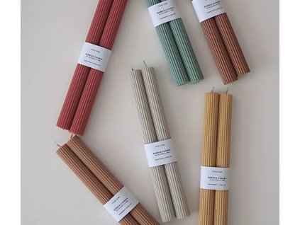 Dlouhá vroubkovaná svíčka