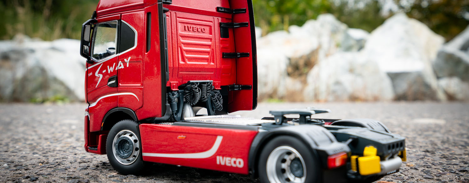 kamion-iveco-s-way-cerveny-s-way-design-10