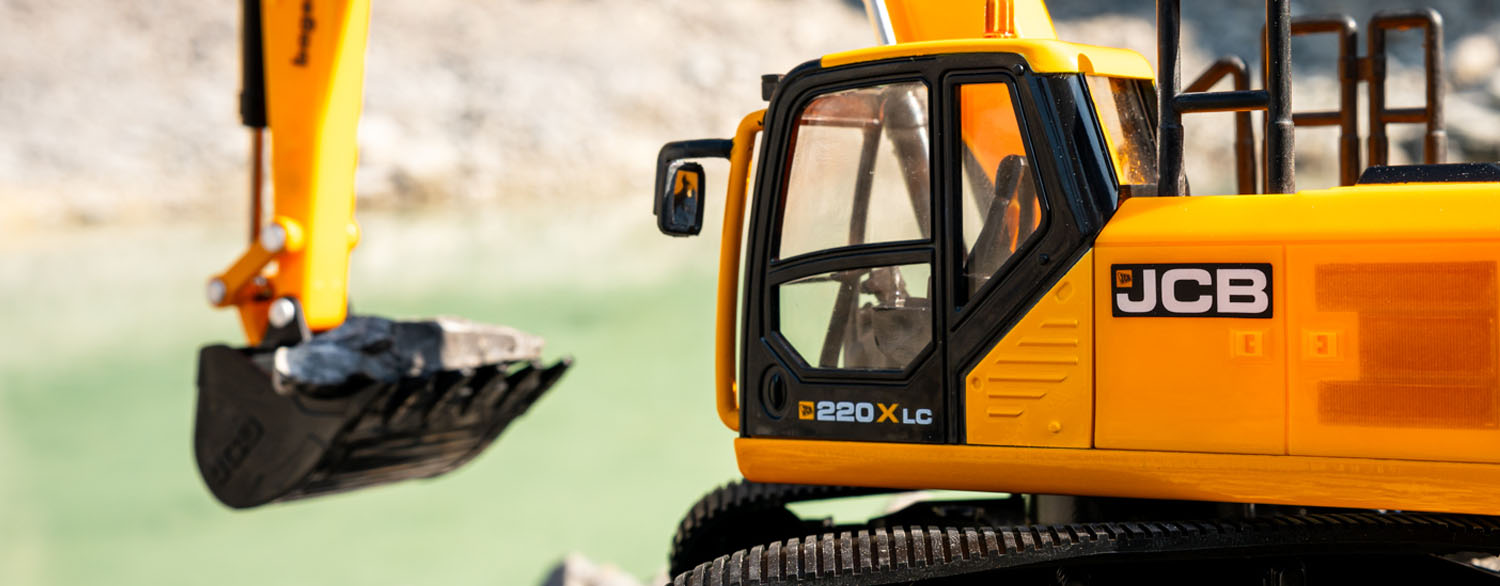 model-jcb-220x-pasovy-bager-6