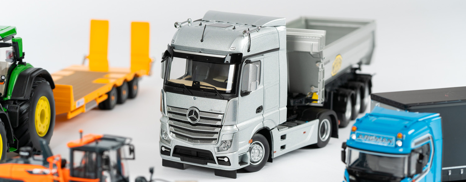 model-kamion-mercedes-benz-actros-strieborny-9