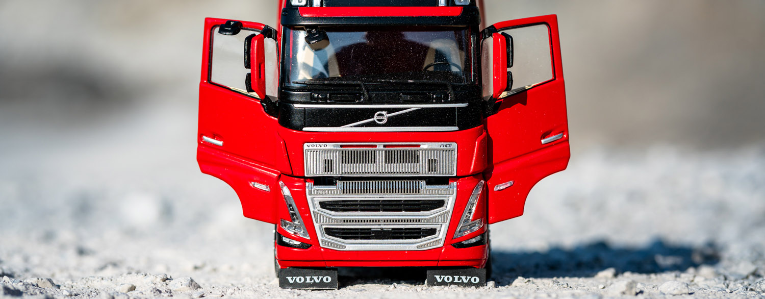 tahac-volvo-fh5-6x2-cervena-7