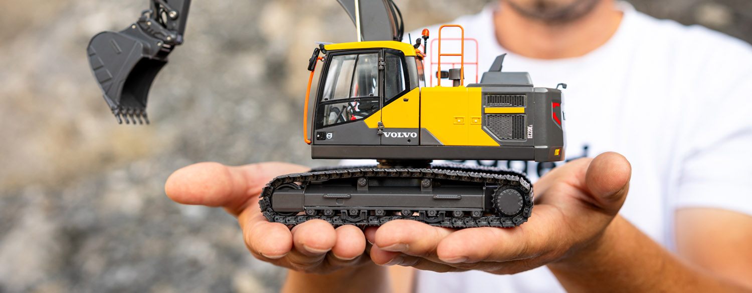 volvo-ec220e-pasovy-bager-15
