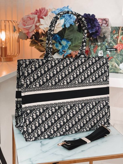 photo 2023 05 10 19 28 20