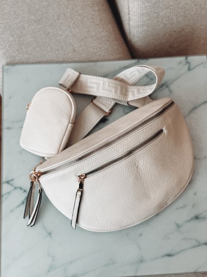 E8E3900C F081 4789 8B93 C9611D6222E4