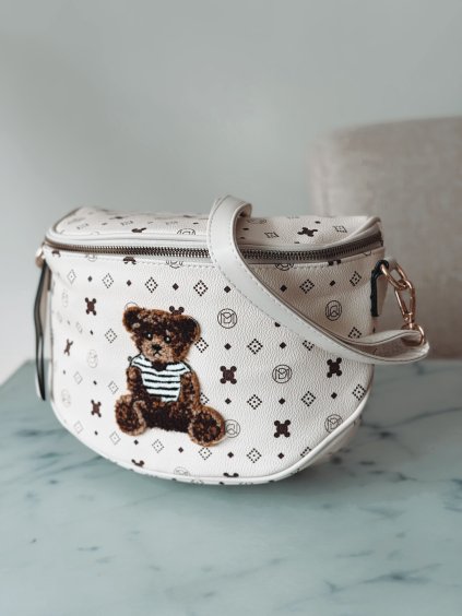 E3A0021D 1E47 4E26 8DB9 CAAD576A0CAA