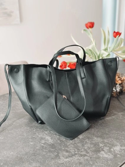 · DERIA · (ČERNÁ)