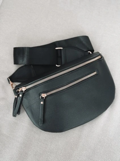 · MOONA · (ČERNÁ)