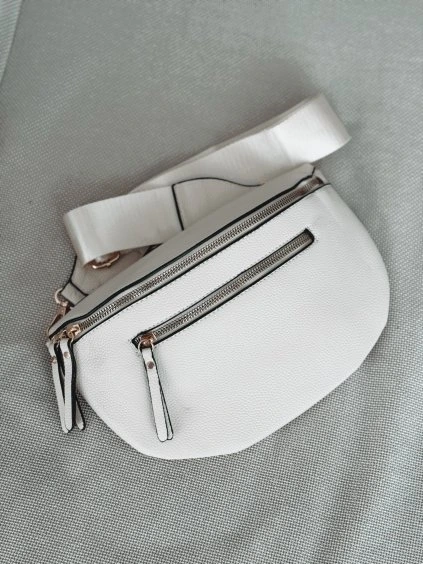 · MOONA · (KREMOVÁ)