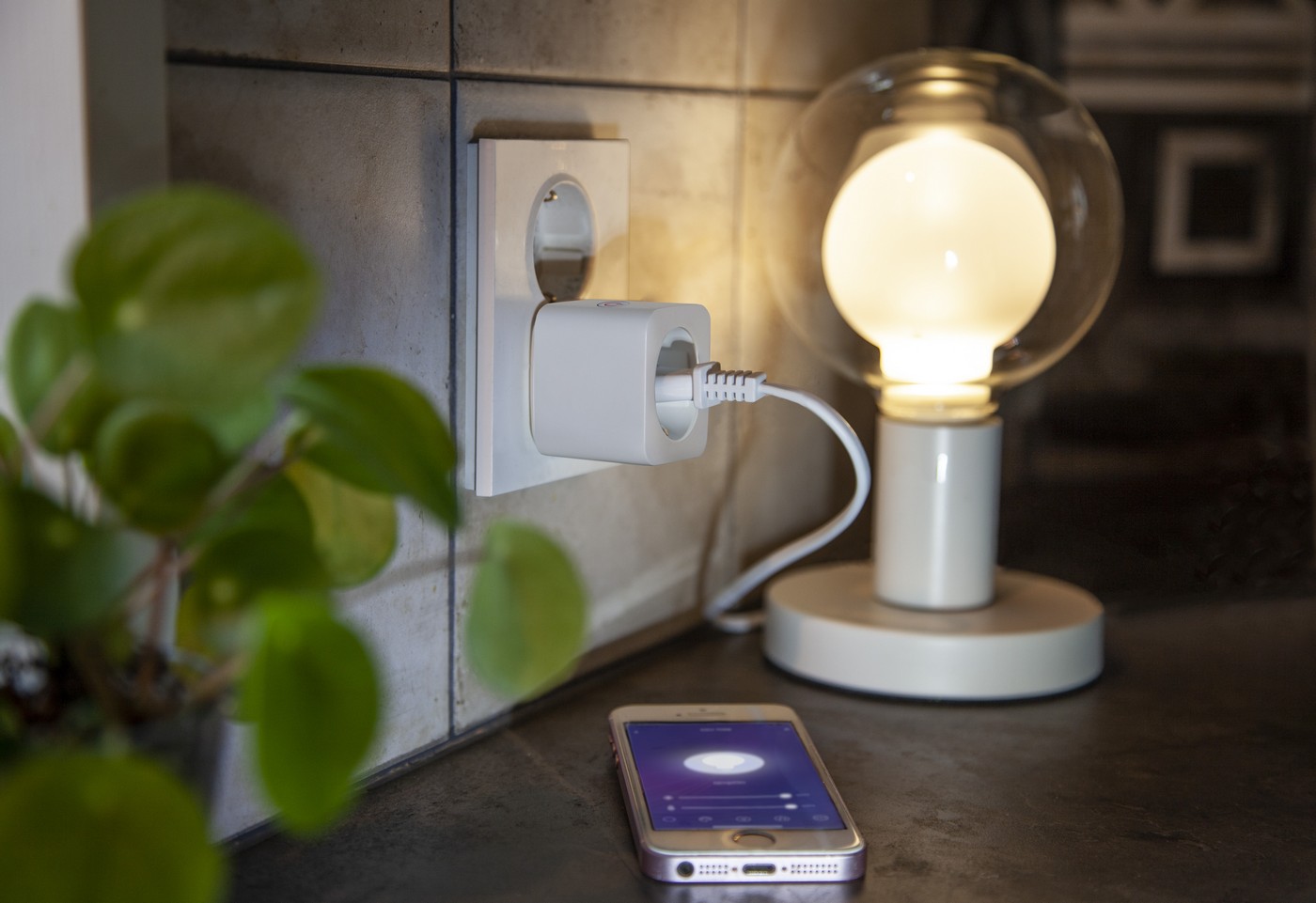 Chytrá zásuvka Star Trading Smart Plug - bílá (obrázek 3)
