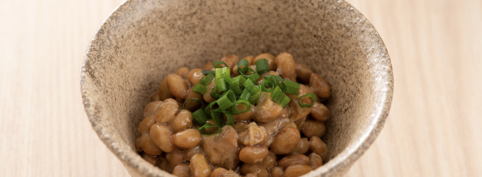 Proč je nezbytné kombinovat vitamin D3 s vitaminem K2 a jak ovlivňuje reprodukční zdraví žen?