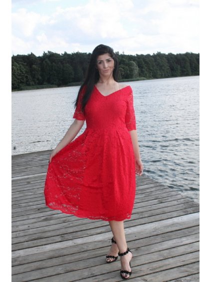 Midi čipkované spoločenské šaty pre moletky Valentína červené kvetinová čipka