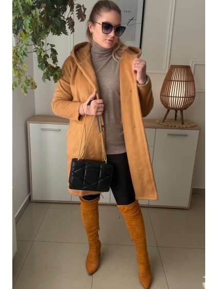 ZĽAVA Hrejivý dámsky zimný oversize kabát s kapucňou pre moletky OFELI karamelový
