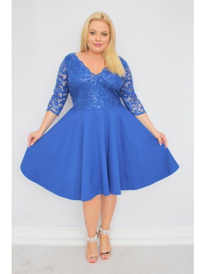 Krátke spoločenské šaty s čipkou a rozšírenou sukňou pre moletky Almira kráľovské modré