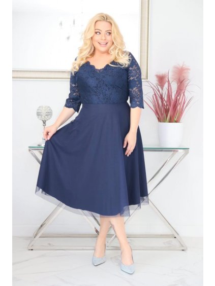 NA SKLADE Midi spoločenské čipkované šaty s rozšírenou sukňou aj pre moletky Arieta tmavomodré