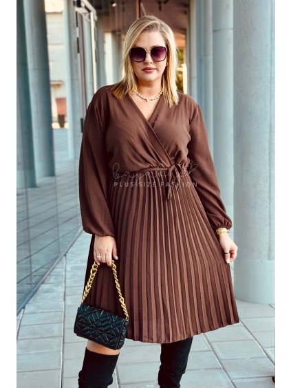 Krátke dámske šaty s rozšírenou plisovanou sukňou pre moletky Filia hnedé