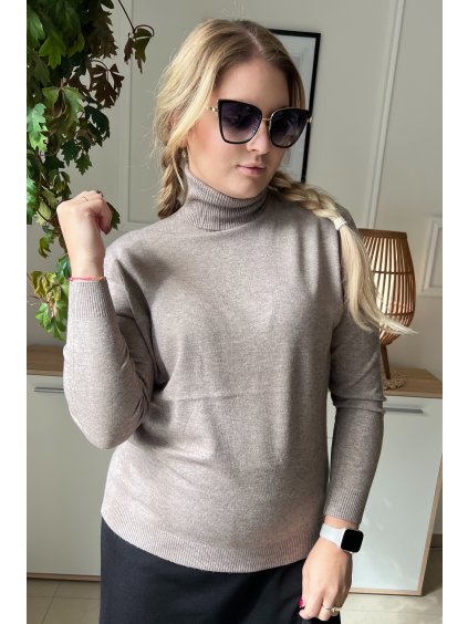 Jednoduchý a pohodlný dámsky plus size rolák Mael fango