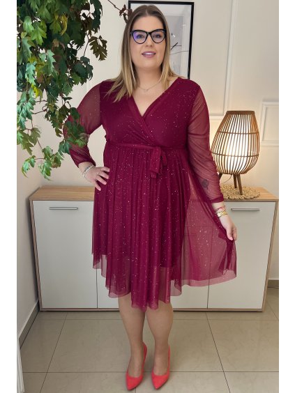 Krátke dámske tylové šaty s trblietkami pre moletky Lesana bordové