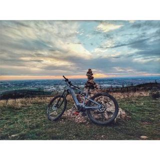 🚴💨 Trailový elektrobicykel CTM AREON GX COMP na jesenných trasách! 🍁 Naši zákazníci vedia, že cyklosezóna letom nekončí! 🍂...