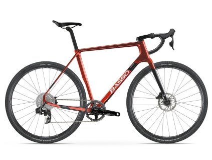 Karbónový gravel BASSO Palta vo farbe candy red na sade Sram Rival eTap AXS XPLR a kolesách Microtech MX25.